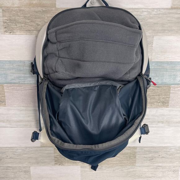 Clik Elite Seeker 10 Waistpack Camera Bag Blue DSLR 600ci 10L - Picture 3 of 5